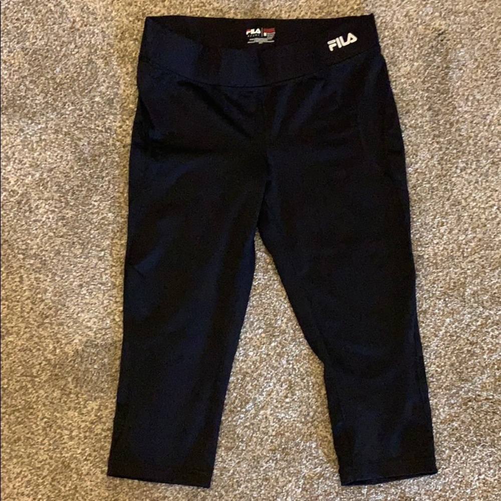 Woman’s Cropped Workout Legging